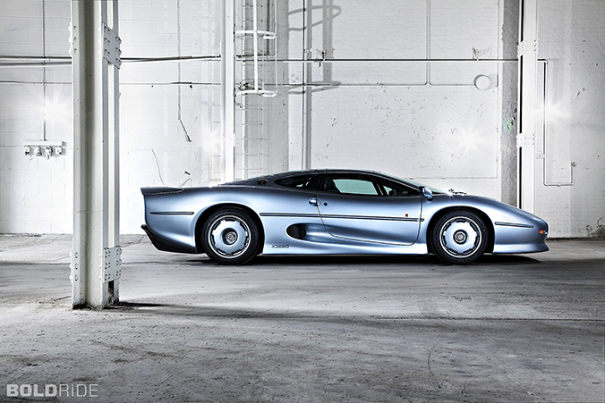 srebrni_huligan_jaguar_xj220_naslovna_18