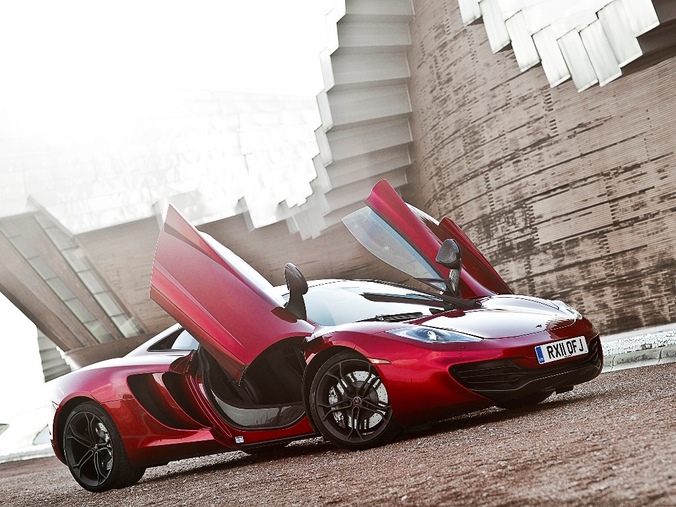 mclaren_12c_bud3_naslovna_2