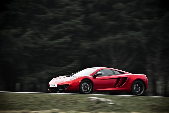 mclaren_12c_bud3_naslovna_3