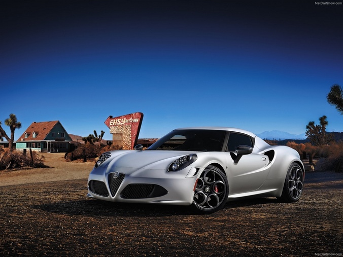 alfa_romeo_4c_bud3_naslovna_3