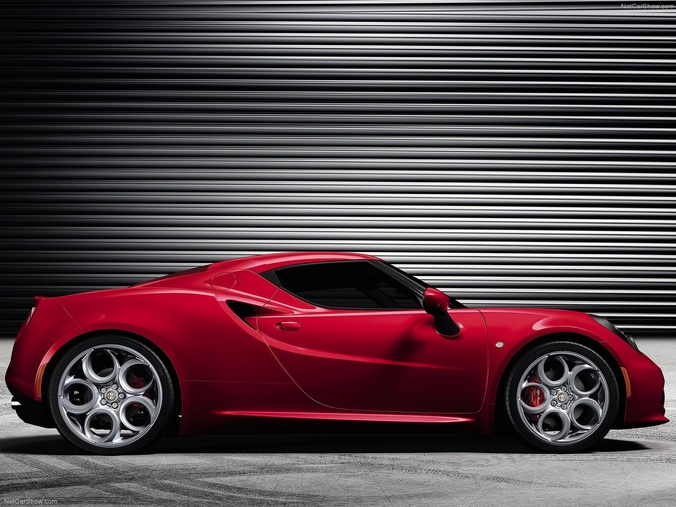 alfa_romeo_4c_bud3_naslovna_4