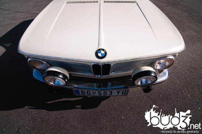 bmw_2002_walk_15