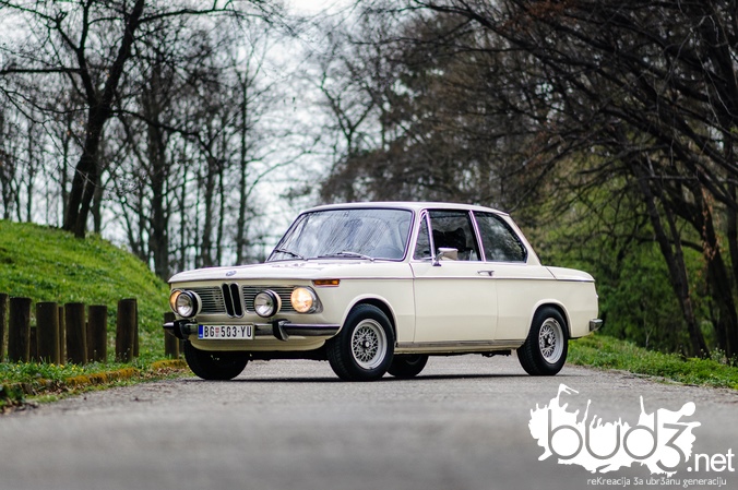 bmw_2002_walk_8