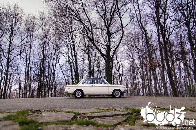 bmw_2002_walk_9