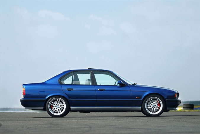 boje_bmw_e34_m5_bud3