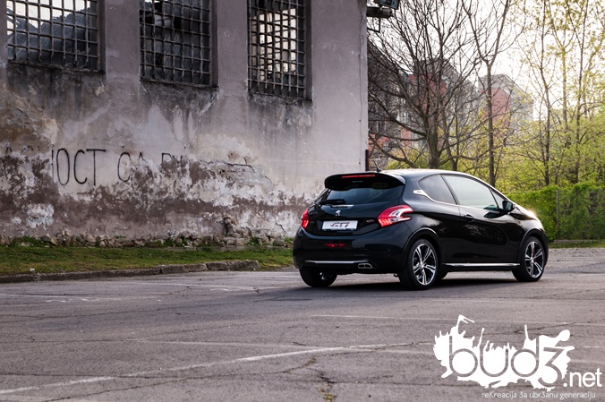 peugeot_208_gti_bud3_naslovna_20