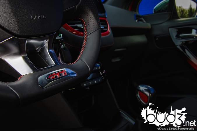 peugeot_208_gti_bud3_naslovna_22