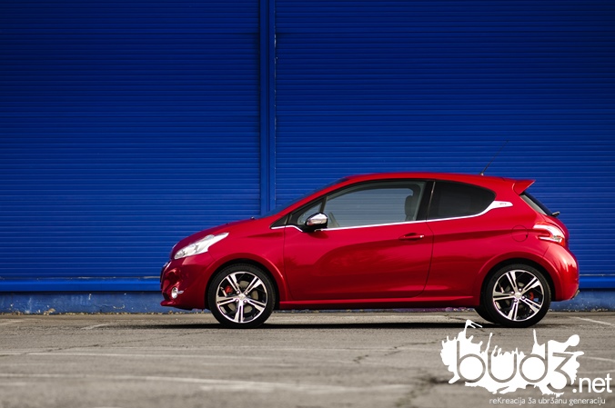 peugeot_208_gti_bud3_naslovna_4