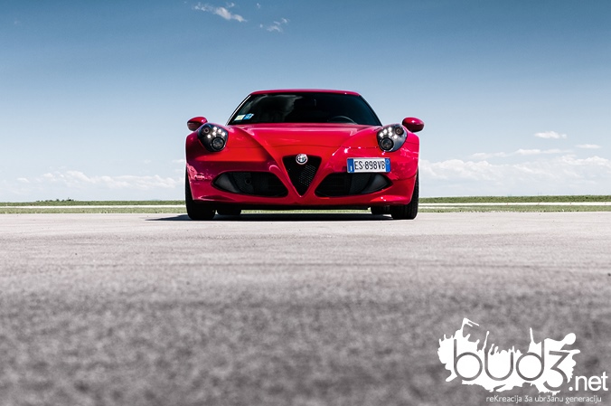 alfa_romeo_4c_bud3_naslovna_26