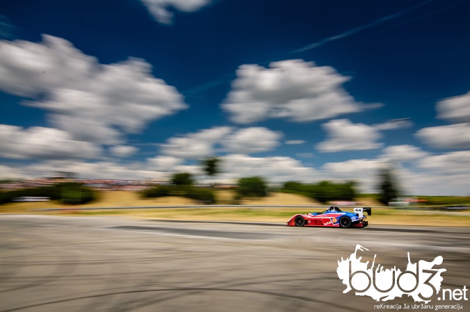 radical_sr8lm_bud3_naslovna_36