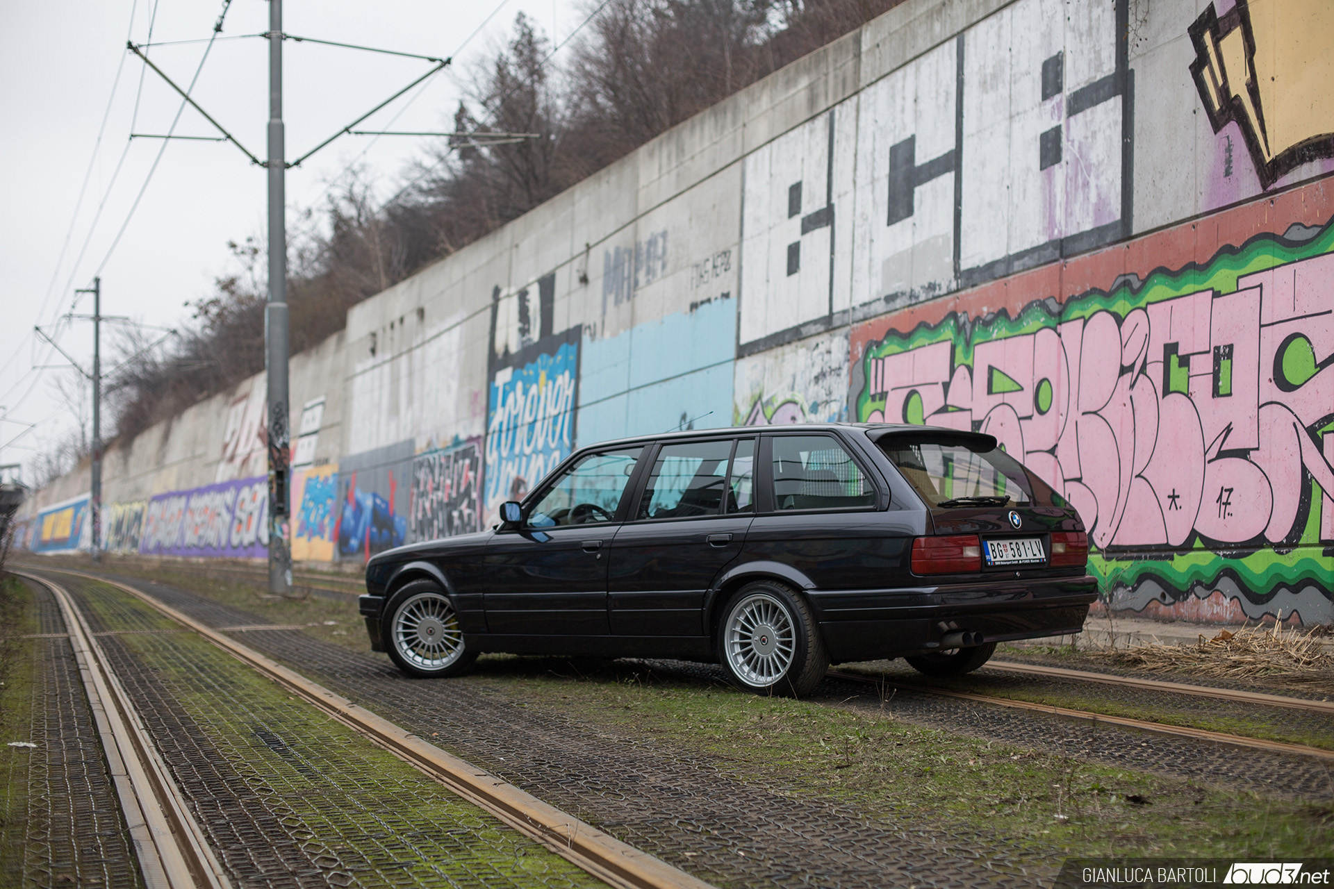 Crno odelo - BMW E30 Touring Turbo